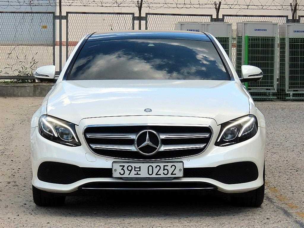 E-클래스 W213 E300 4MATIC 아방가르드 2017년식
