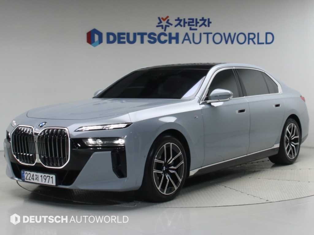 BMW 7시리즈 740i xDrive M 스포츠 사진
