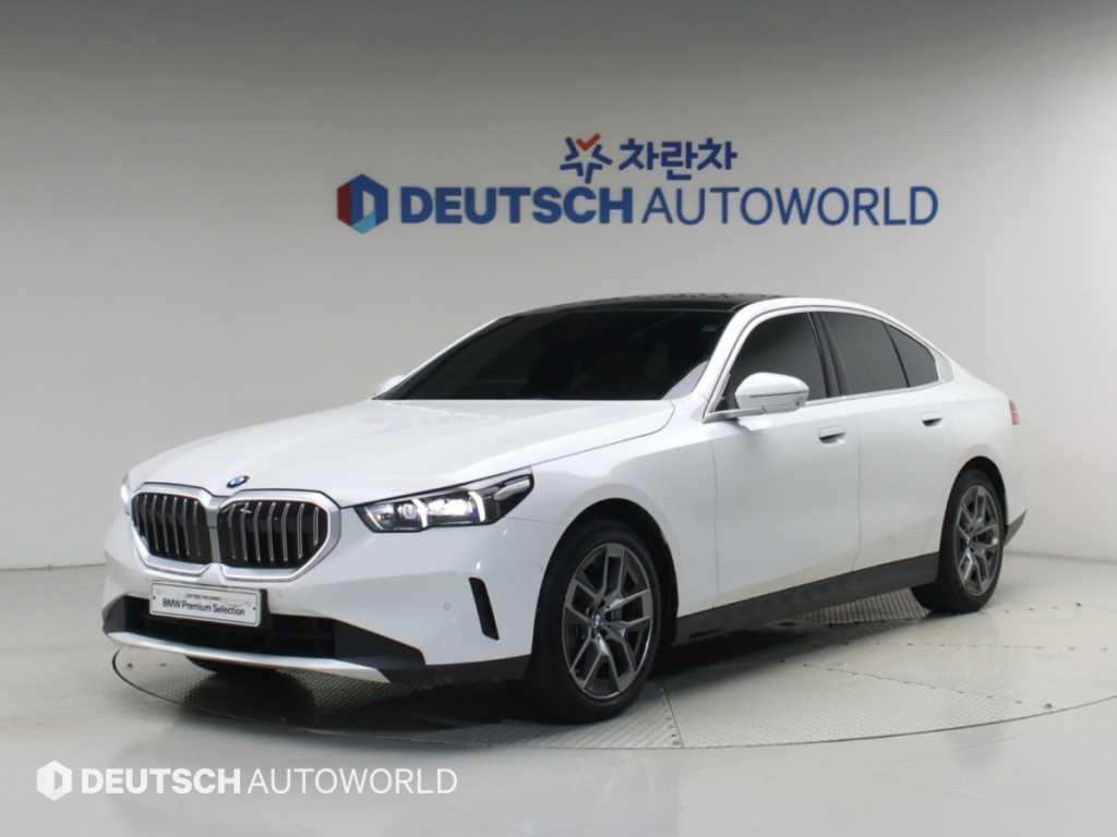 BMW 5시리즈 530i xDrive M 스포츠 사진