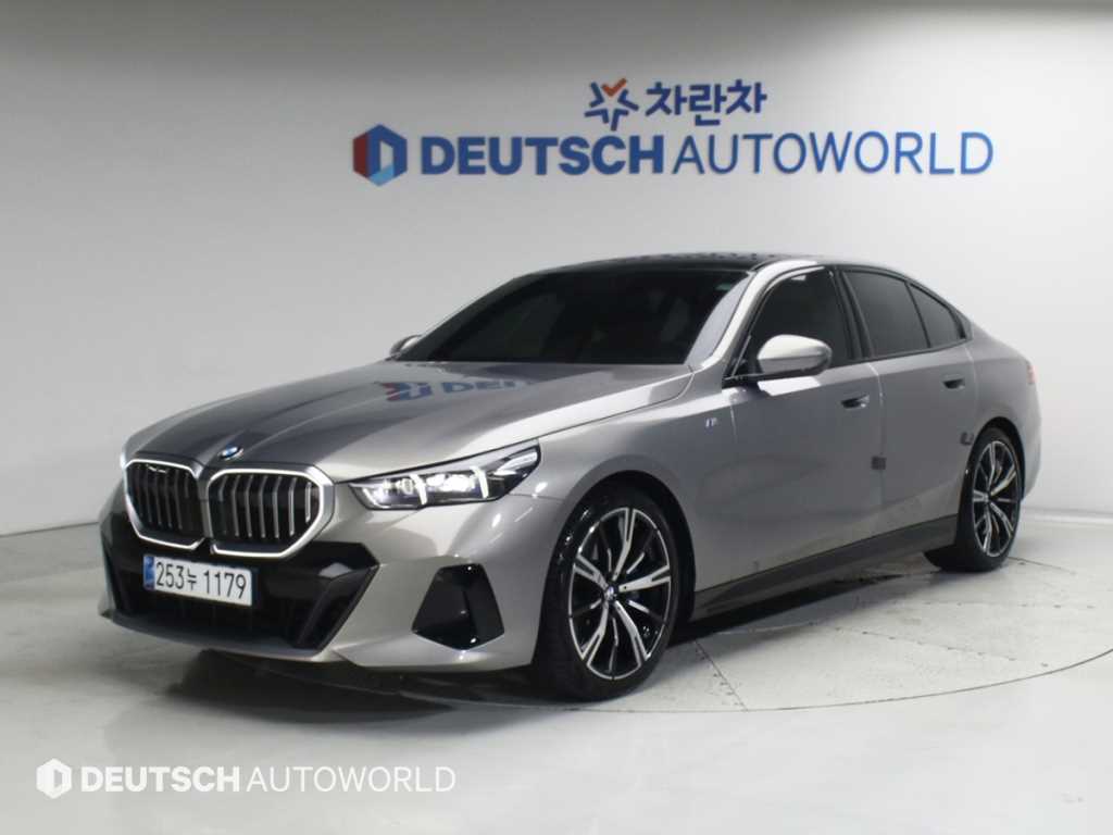BMW 5시리즈 530i xDrive M 스포츠 사진