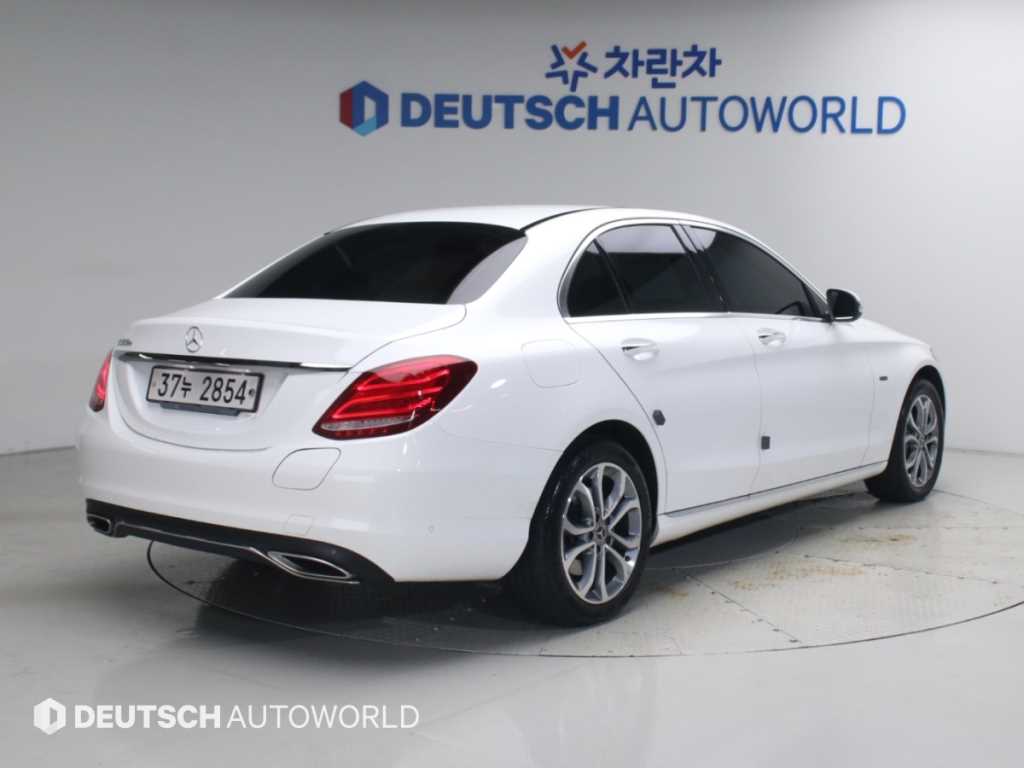 벤츠 C 클래스 C350e 사진 2/20