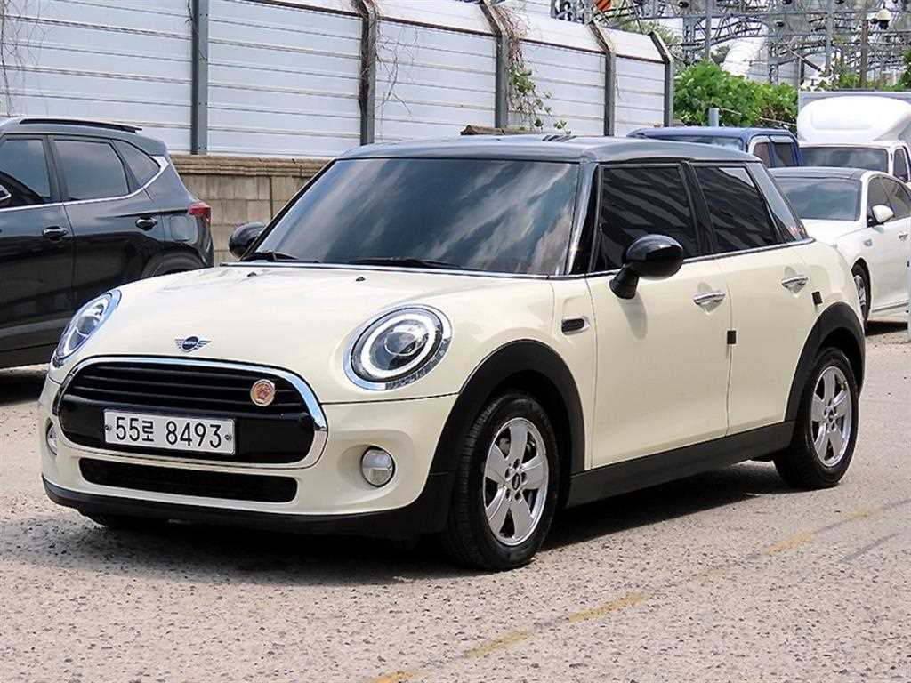 MINI 쿠퍼 5도어 기본형 사진 2/20