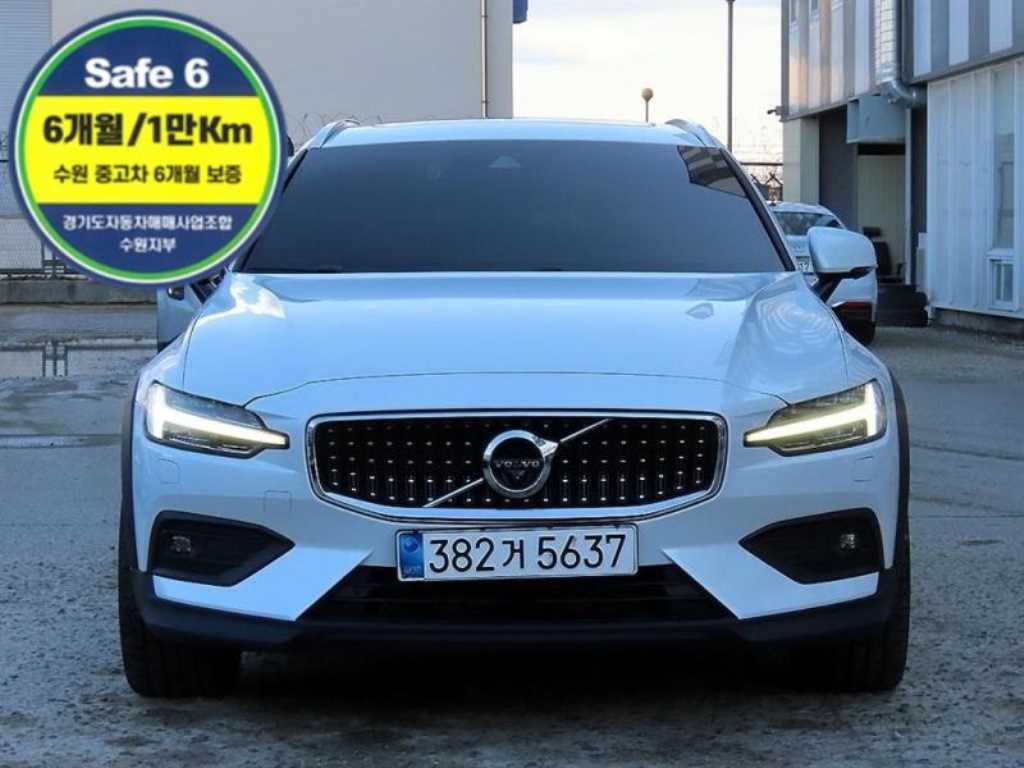V60 크로스 컨트리 2세대 2.0 B5 프로 AWD 2021년식