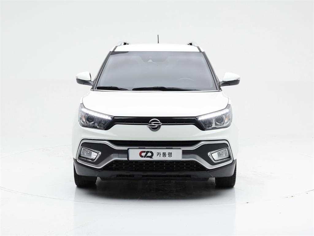 KGM 티볼리 2WD 디젤 1.6 IX 사진 2/19
