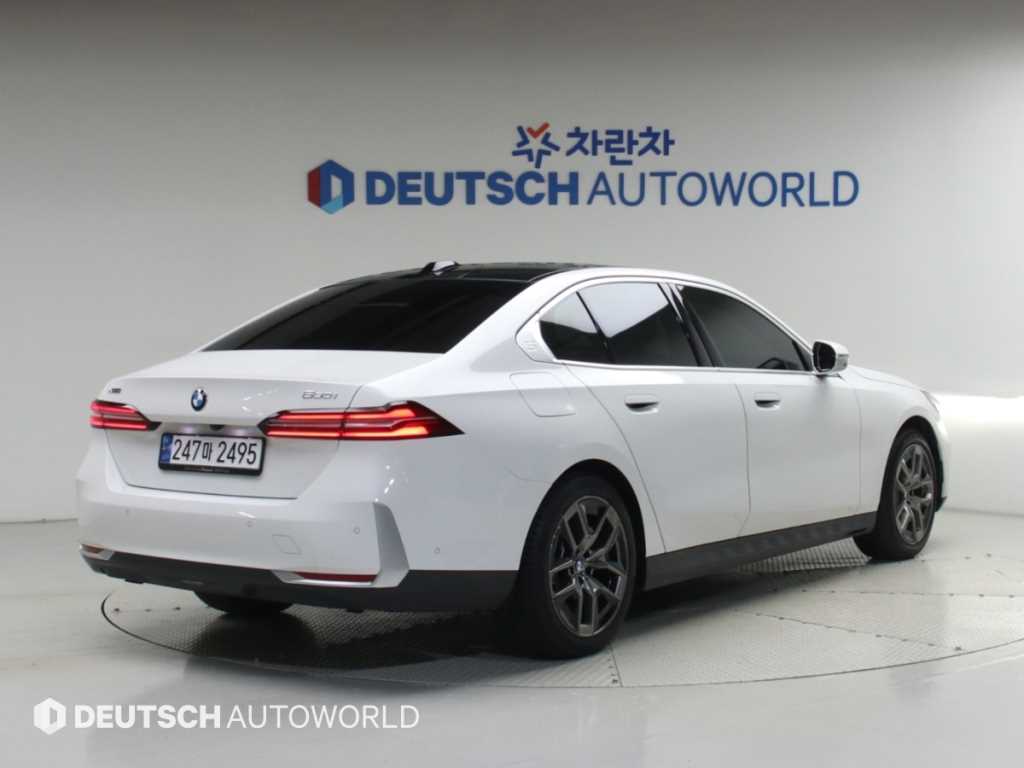 BMW 5시리즈 530i xDrive M 스포츠 사진 2/20