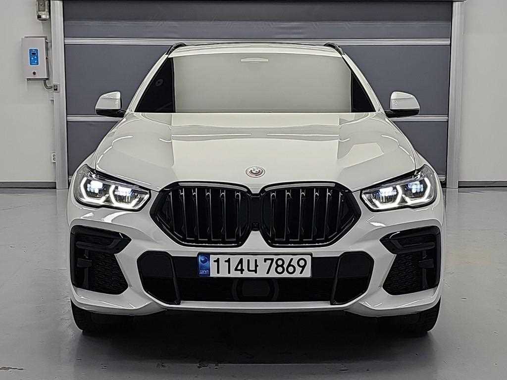 BMW X6 M50i 사진 2/19