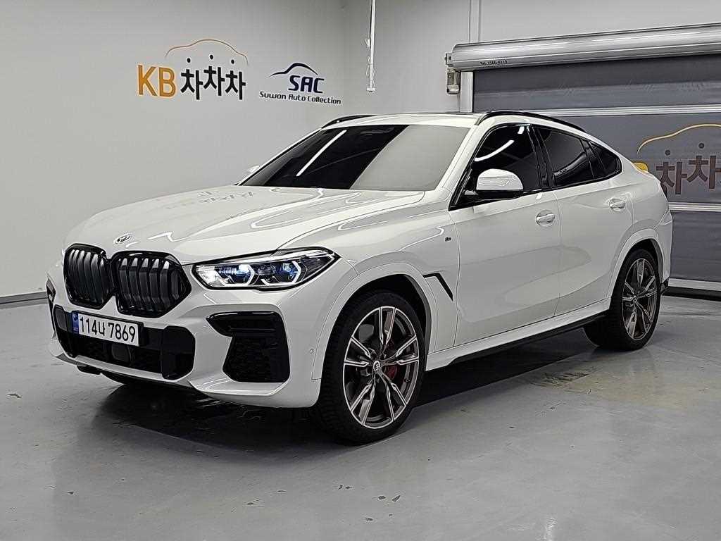 BMW X6 M50i 사진