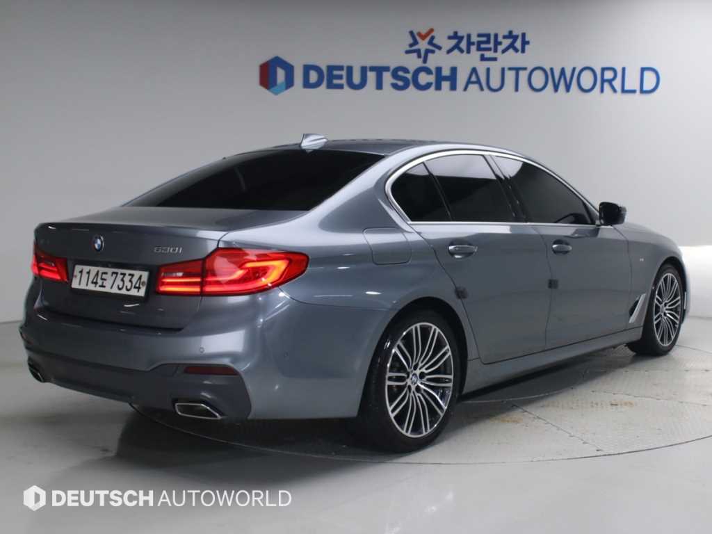BMW 5시리즈 530i xDrive M 스포츠 플러스 사진 2/20
