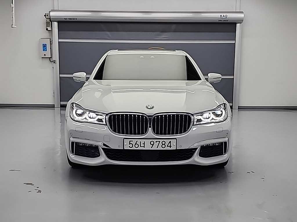 BMW 7시리즈 730Ld xDrive M 스포츠 사진 2/18