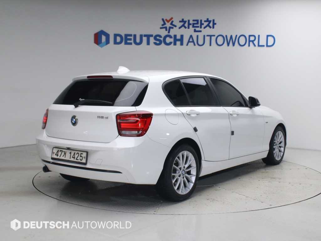 BMW 1시리즈 118d 스포츠 사진 2/20