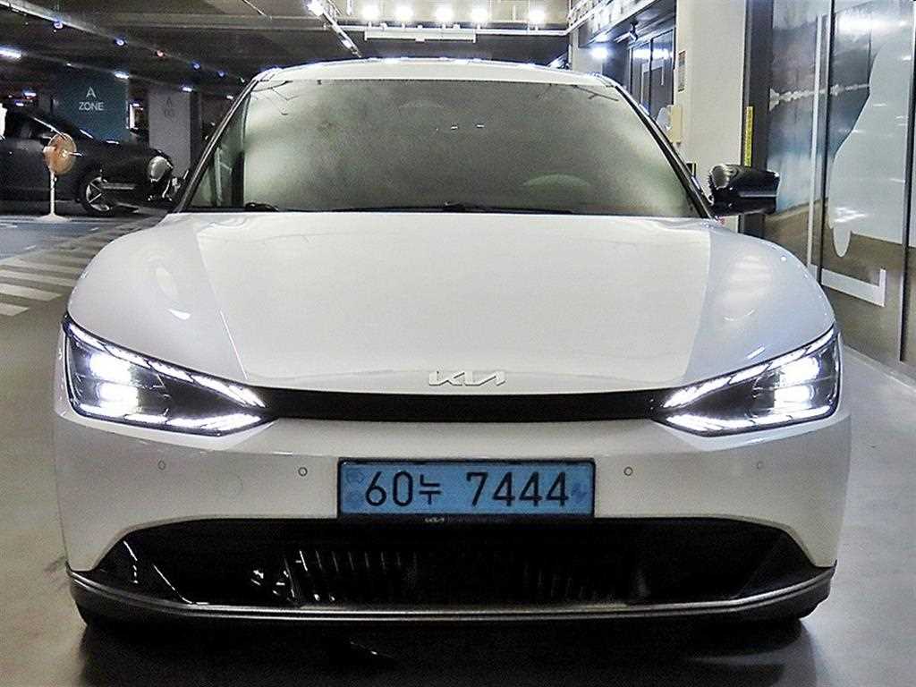 기아 EV6 롱레인지 어스 사진 2/20