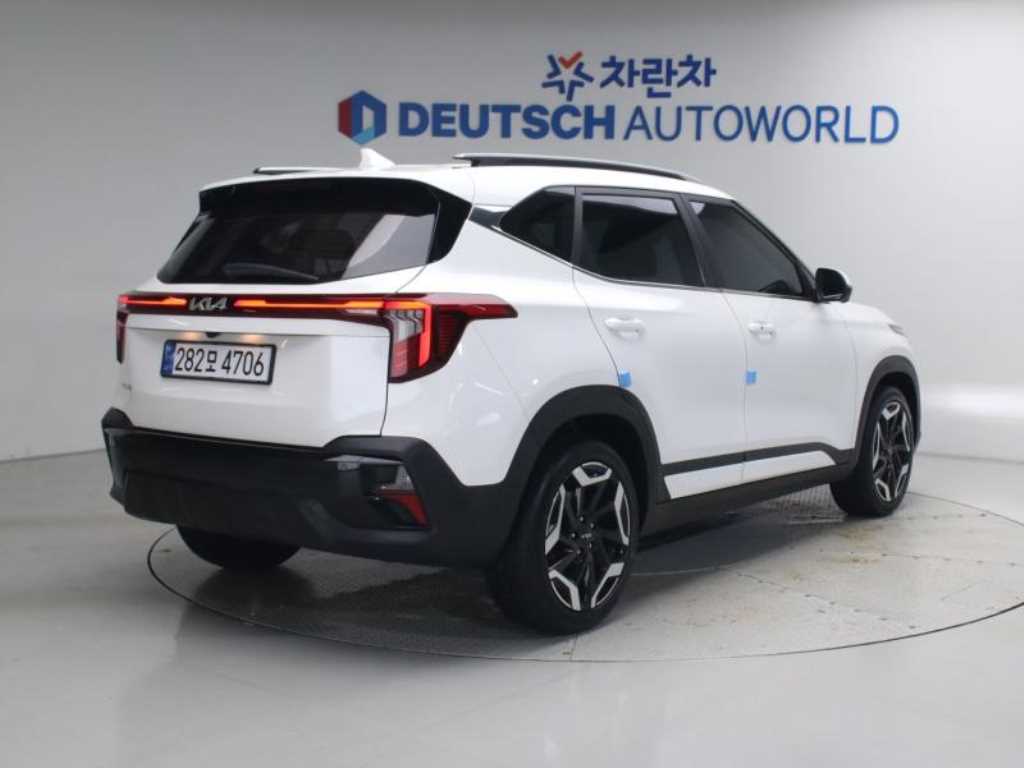 기아 셀토스 가솔린 2.0 2WD 시그니처 사진 2/20