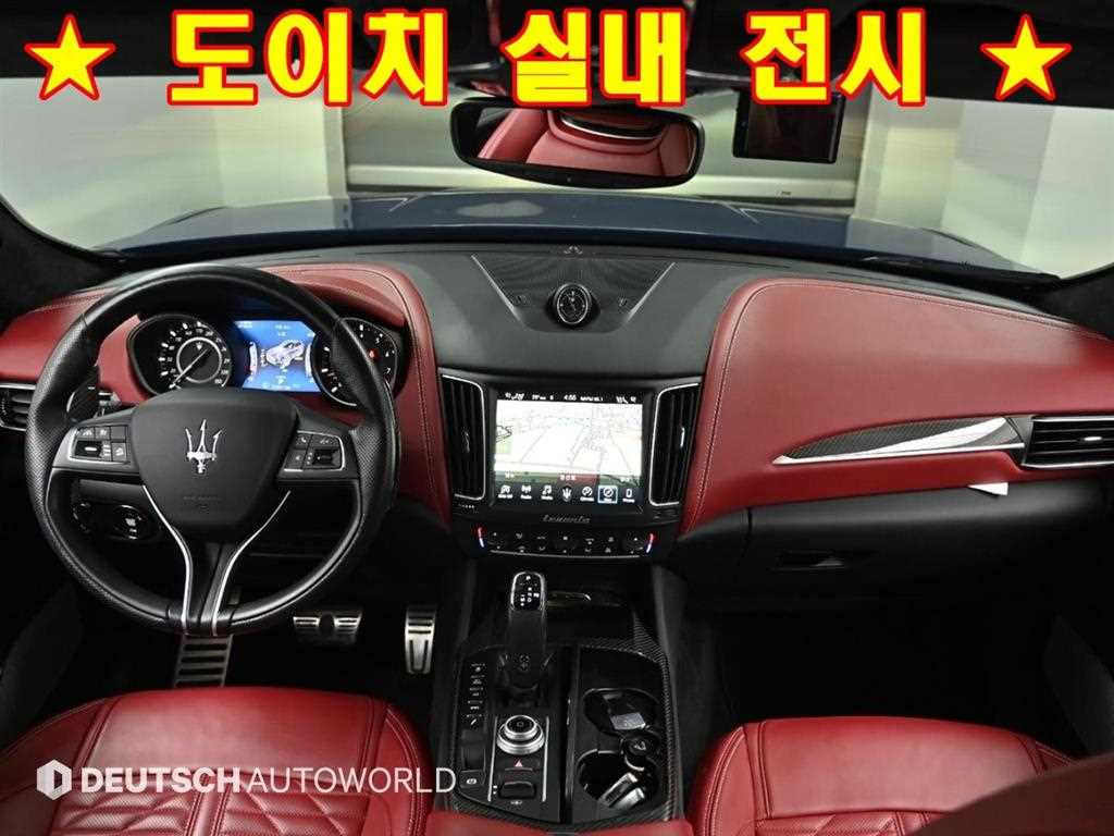르반떼 3.8 GTS AWD 2021년식