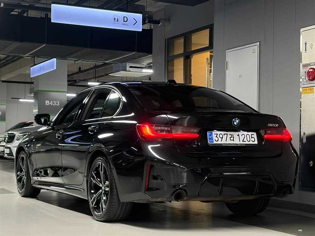 BMW 3시리즈 320i M 스포츠 사진 2/20