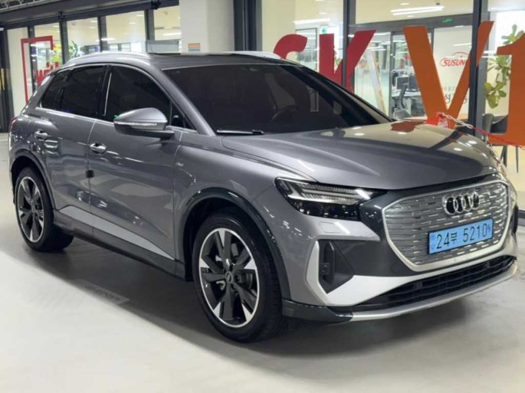 Q4 e-트론 40 프리미엄 2022년식