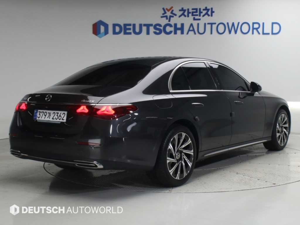 벤츠 E 클래스 E300 4MATIC 익스클루시브 사진 2/20