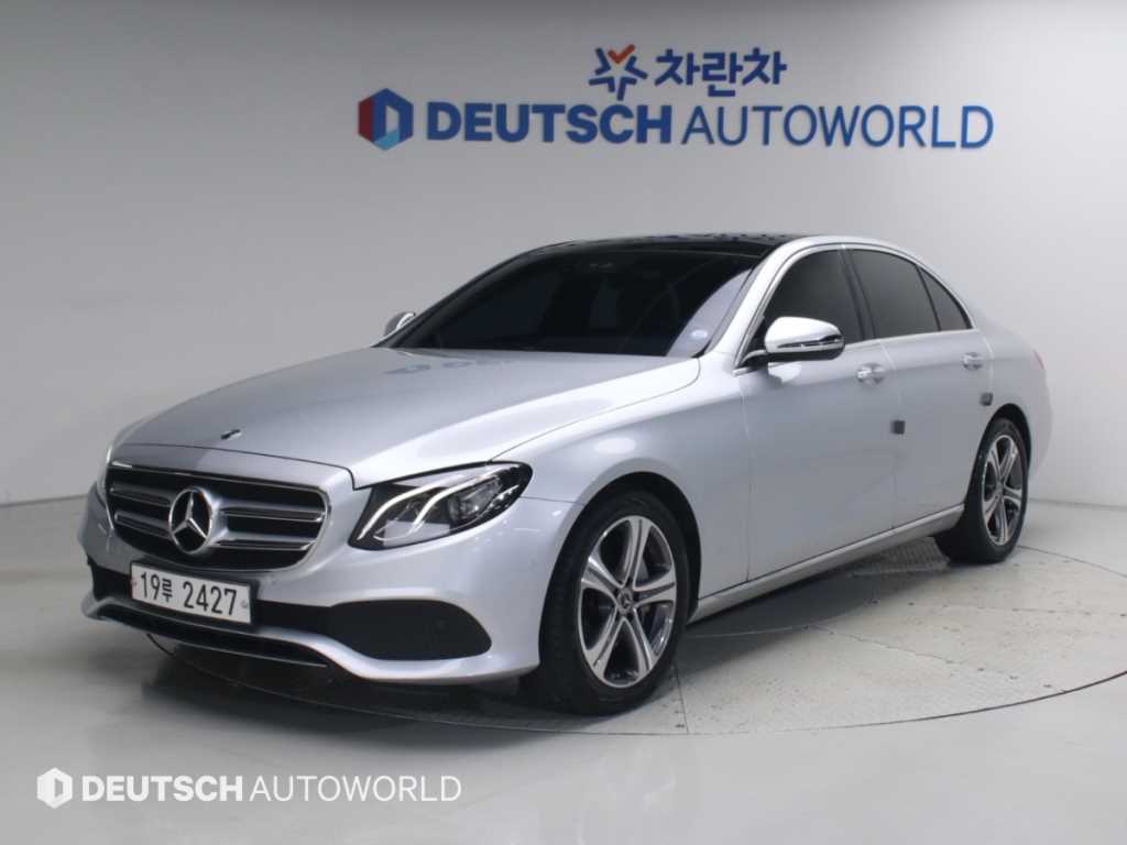 벤츠 E 클래스 E300 아방가르드 사진