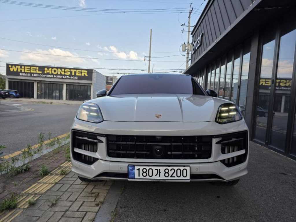 포르쉐 카이엔 4.0 GTS 쿠페 사진 2/20