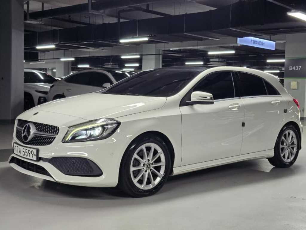 벤츠 A 클래스 A200 AMG LINE 사진 2/15