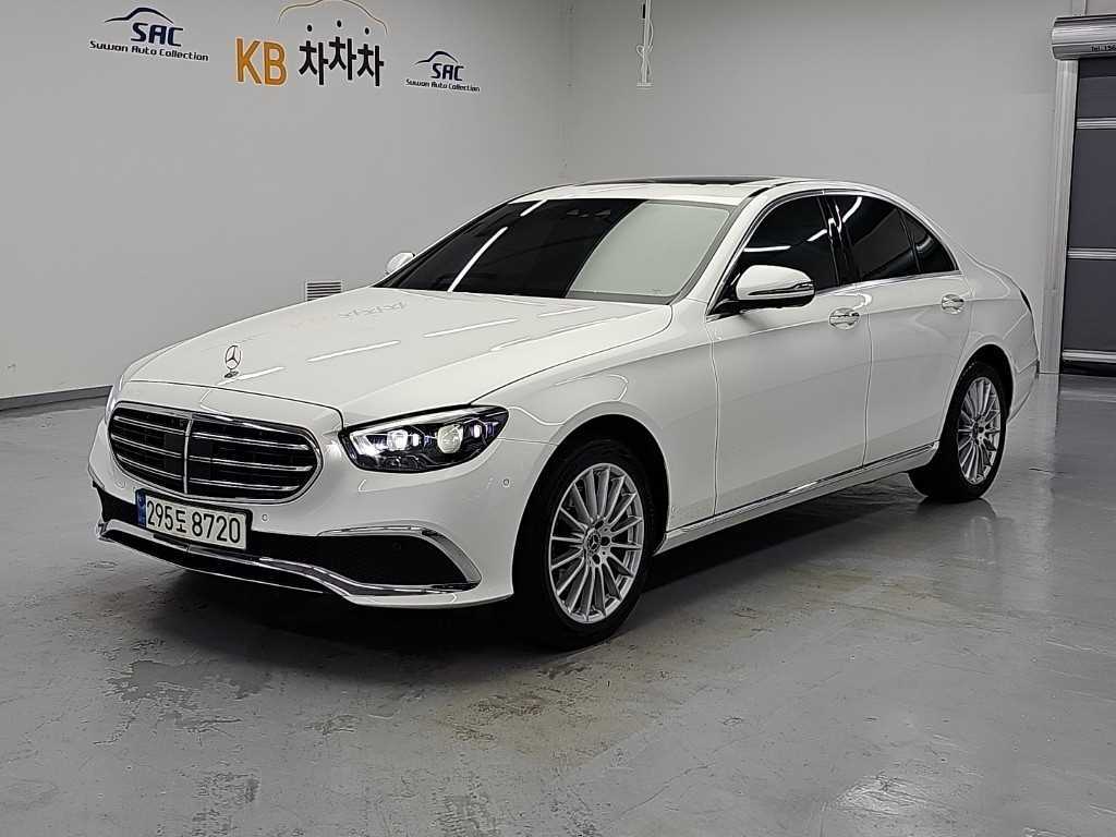 벤츠 E 클래스 E220d 4MATIC 익스클루시브 사진 2/18