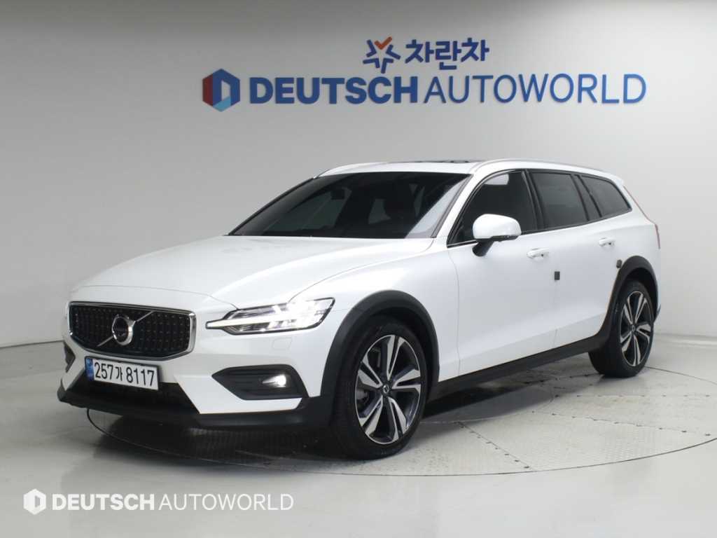 V60 크로스 컨트리 2세대 2.0 B5 프로 AWD 2021년식