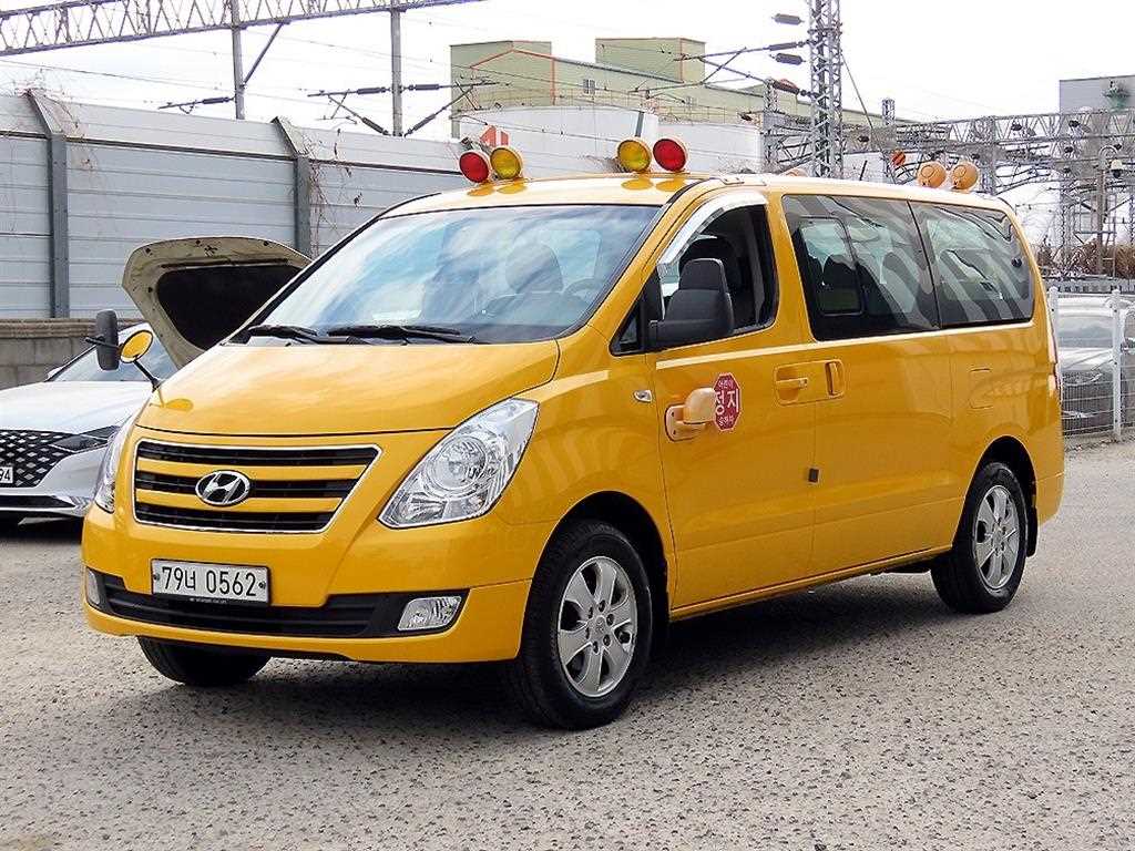 현대 스타렉스 15인승 어린이 버스 4WD CVX 모던 사진 2/20