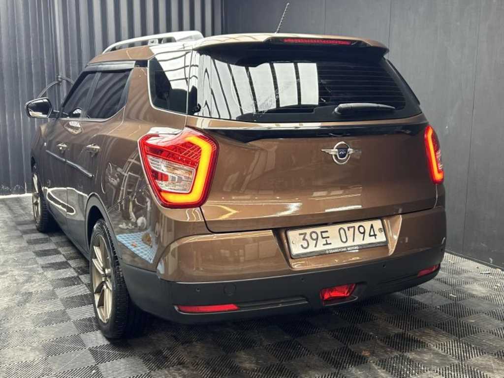 KGM 티볼리 2WD 디젤 1.6 IX 사진 2/18