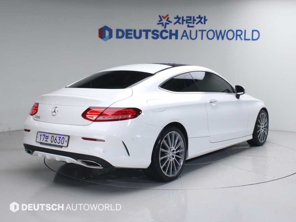 벤츠 C 클래스 C200 쿠페 사진 2/20