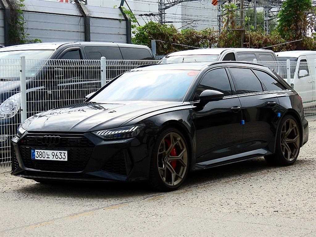 아우디 RS6 4.0 TFSI 콰트로 아반트 퍼포먼스 사진 2/20