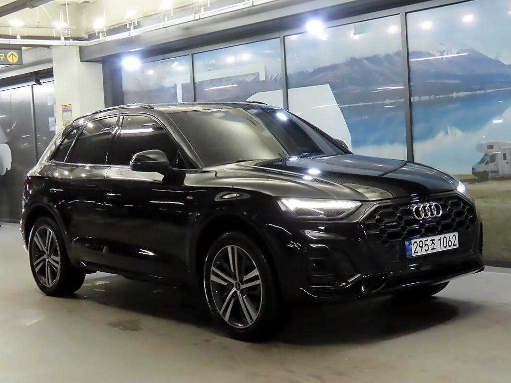 Q5 (FY) 45 TFSI 콰트로 프리미엄 2023년식