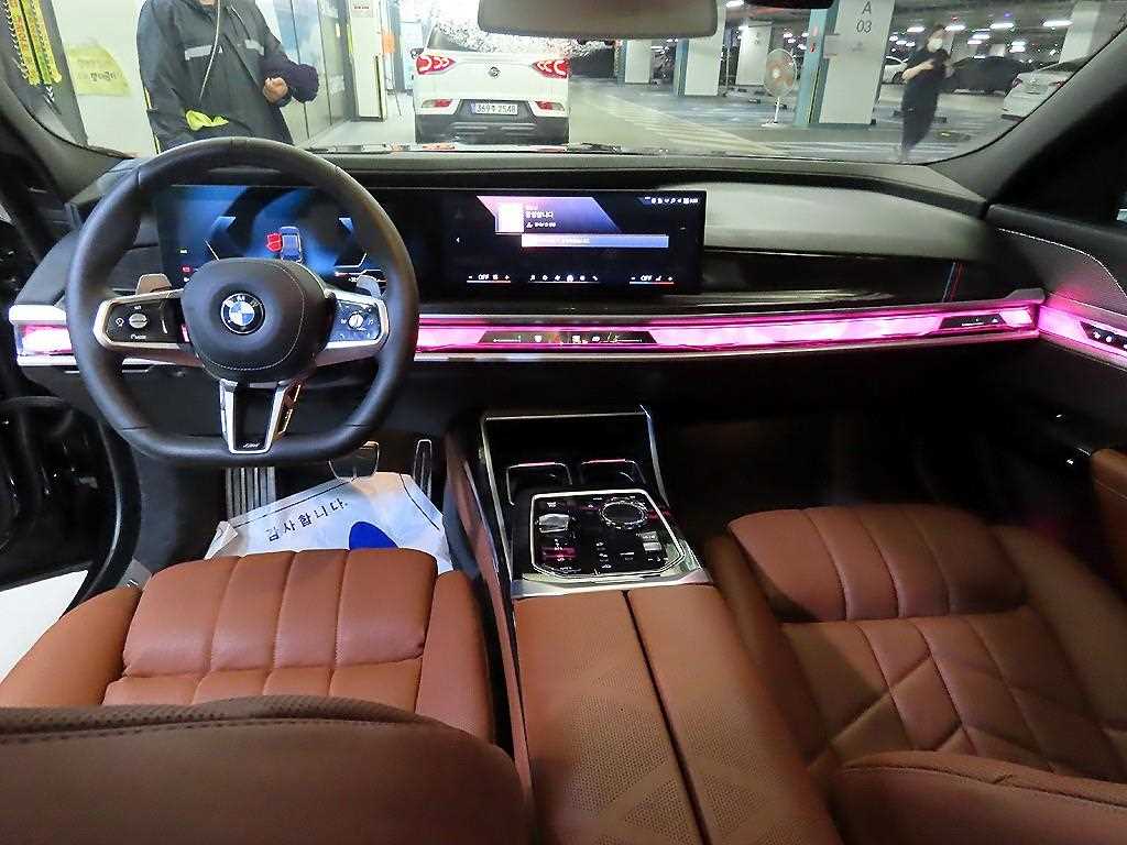 7시리즈 (G70) 740i xDrive M 스포츠 2025년식