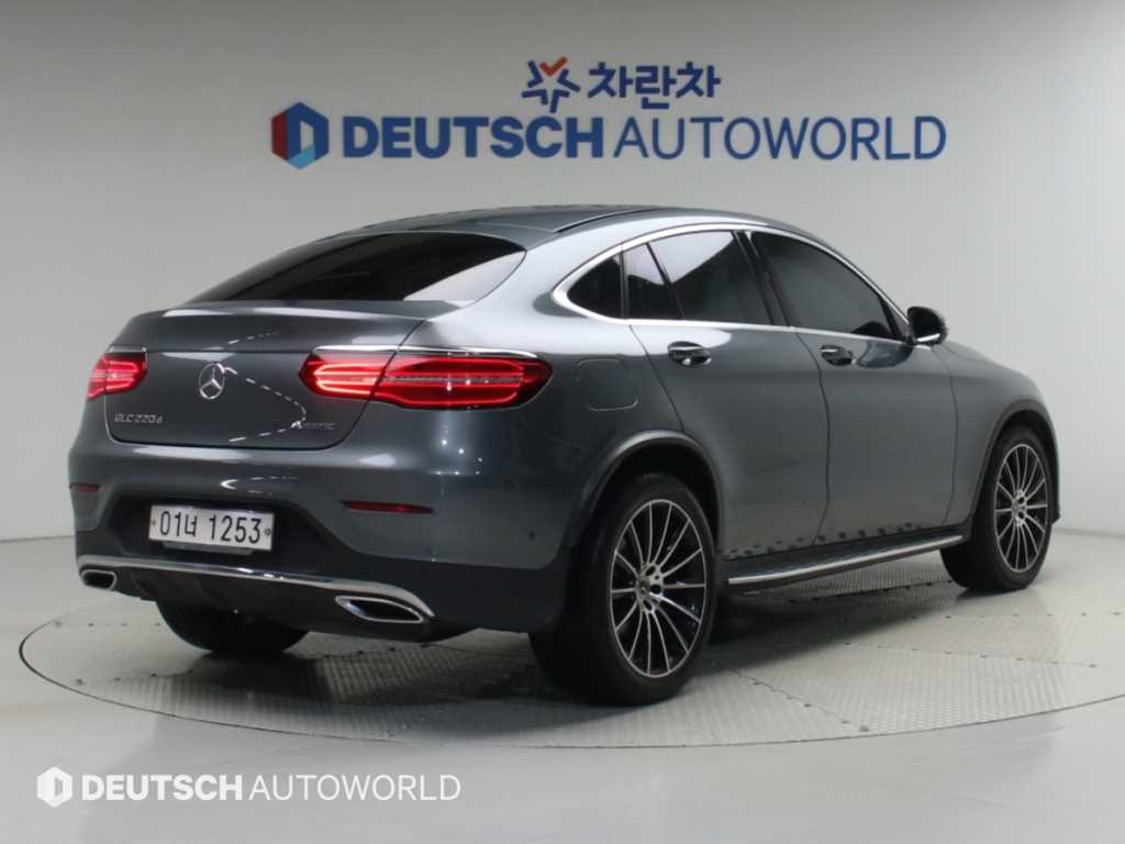 벤츠 GLC 클래스 GLC 220 d 4MATIC 프리미엄 쿠페 사진 2/20
