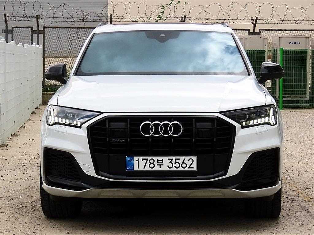 Q7 (4M) 55 TFSI 콰트로 프리미엄 2021년식