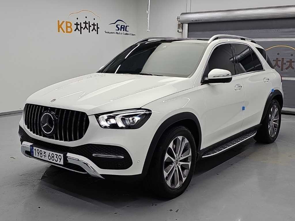 벤츠 GLE 클래스 GLE 300d 4MATIC 사진 2/18