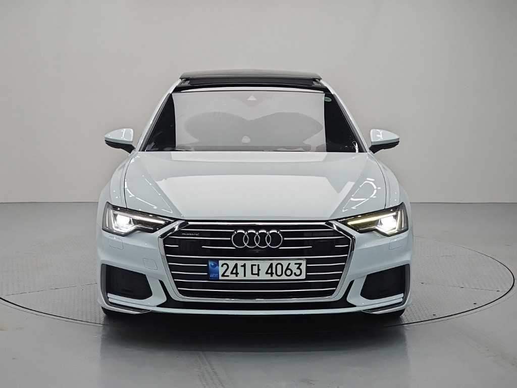 아우디 A6 45 TFSI 콰트로 프리미엄 사진 2/19