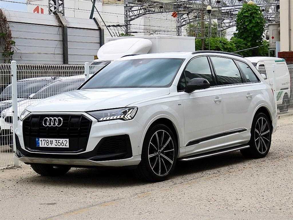 아우디 Q7 55 TFSI 콰트로 프리미엄 사진 2/20