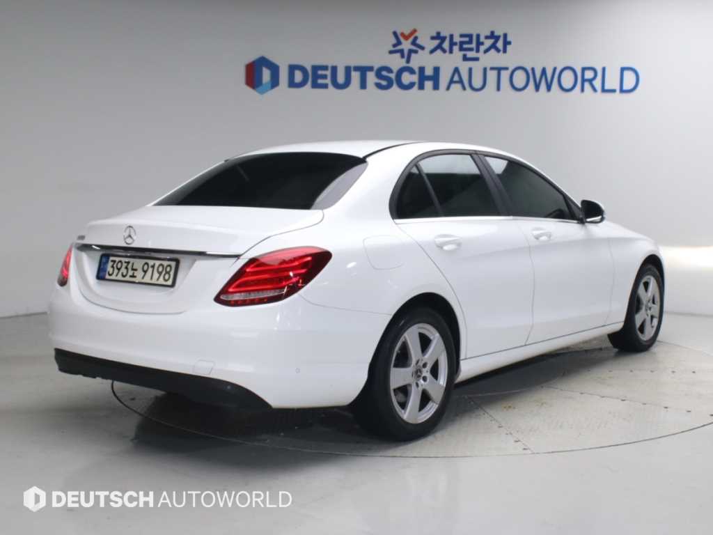 벤츠 C 클래스 C200 사진 2/20
