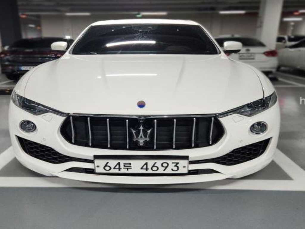르반떼 3.0 AWD 2018년식