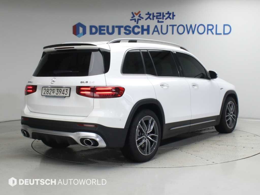벤츠 GLB 클래스 AMG GLB 35 4MATIC 사진 2/19