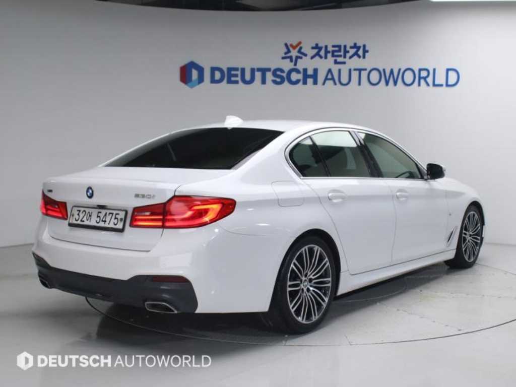 BMW 5시리즈 530i xDrive M 스포츠 플러스 사진 2/20