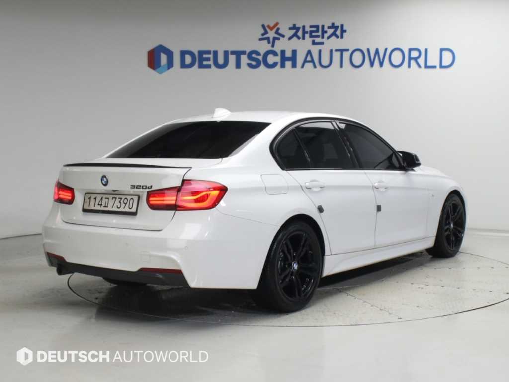 BMW 3시리즈 320d M 퍼포먼스 에디션 사진 2/20