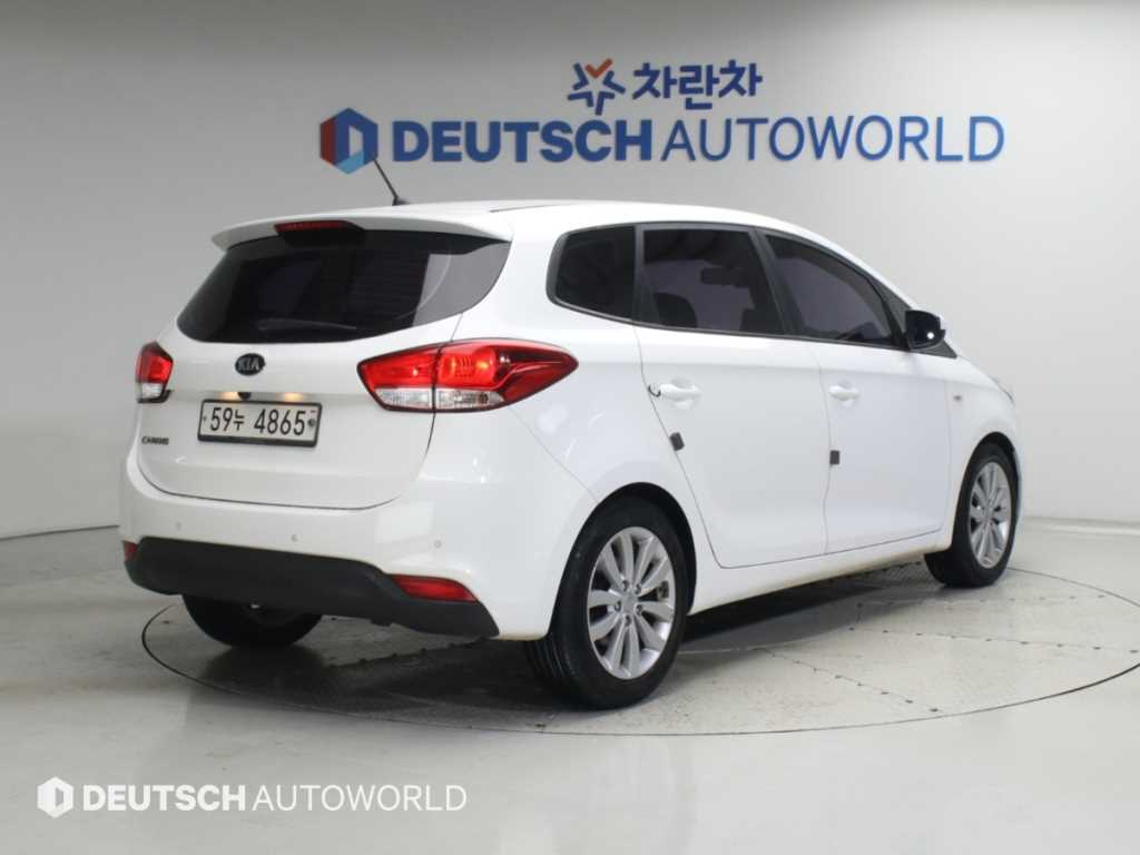 기아 카렌스 2.0 LPI 럭셔리 사진 2/20