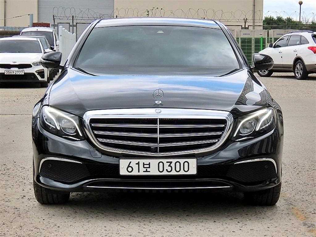 벤츠 E 클래스 E300 아방가르드 사진 2/20