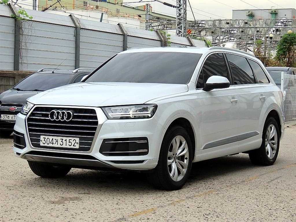 아우디 Q7 45 TFSI 콰트로 사진 2/20