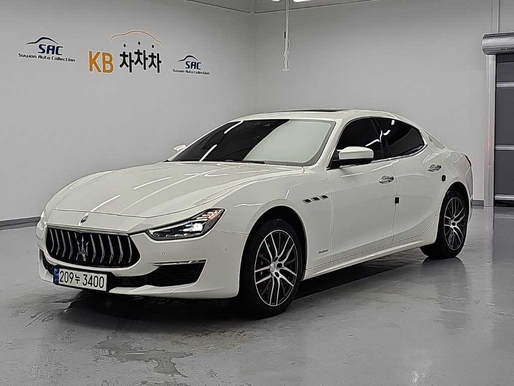마세라티 기블리 3.0S Q4 사진