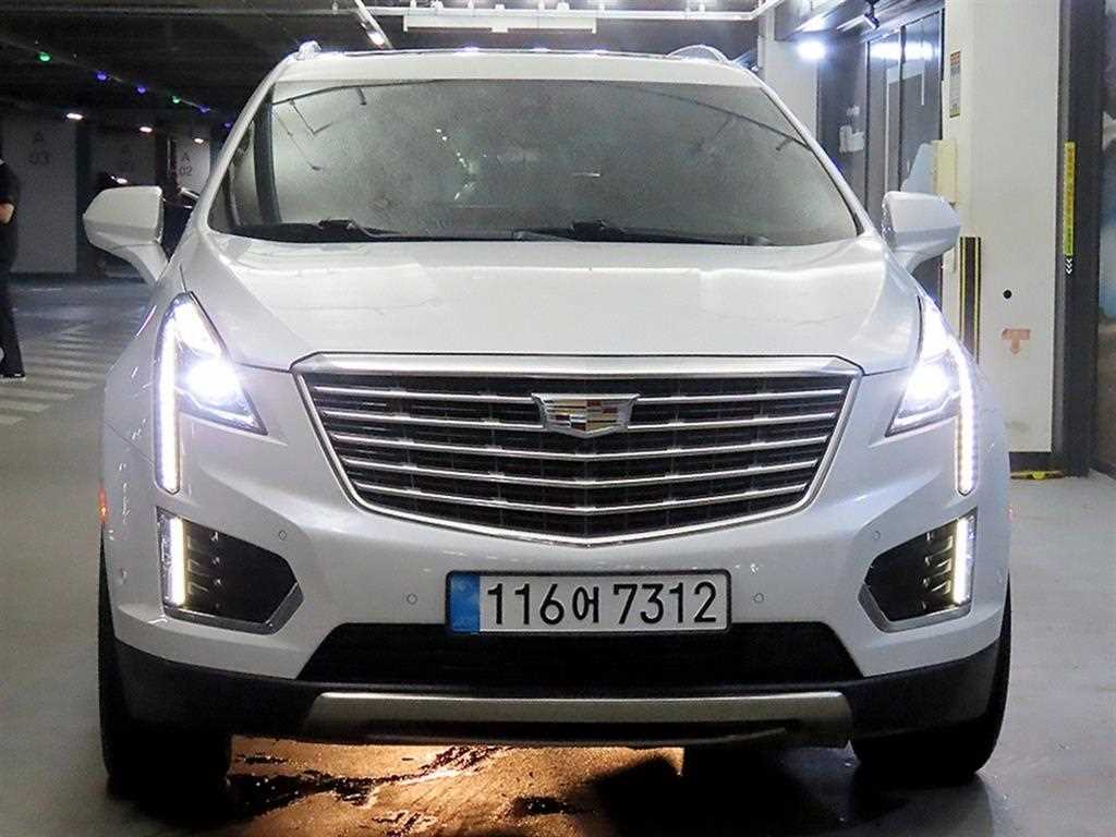 캐딜락 XT5 3.6 플래티넘 AWD 사진 2/20
