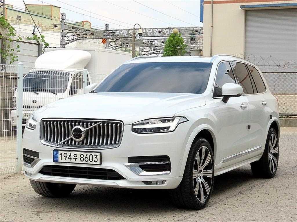 볼보 XC90 2.0 B6 AWD 얼티메이트 브라이트 사진 2/20