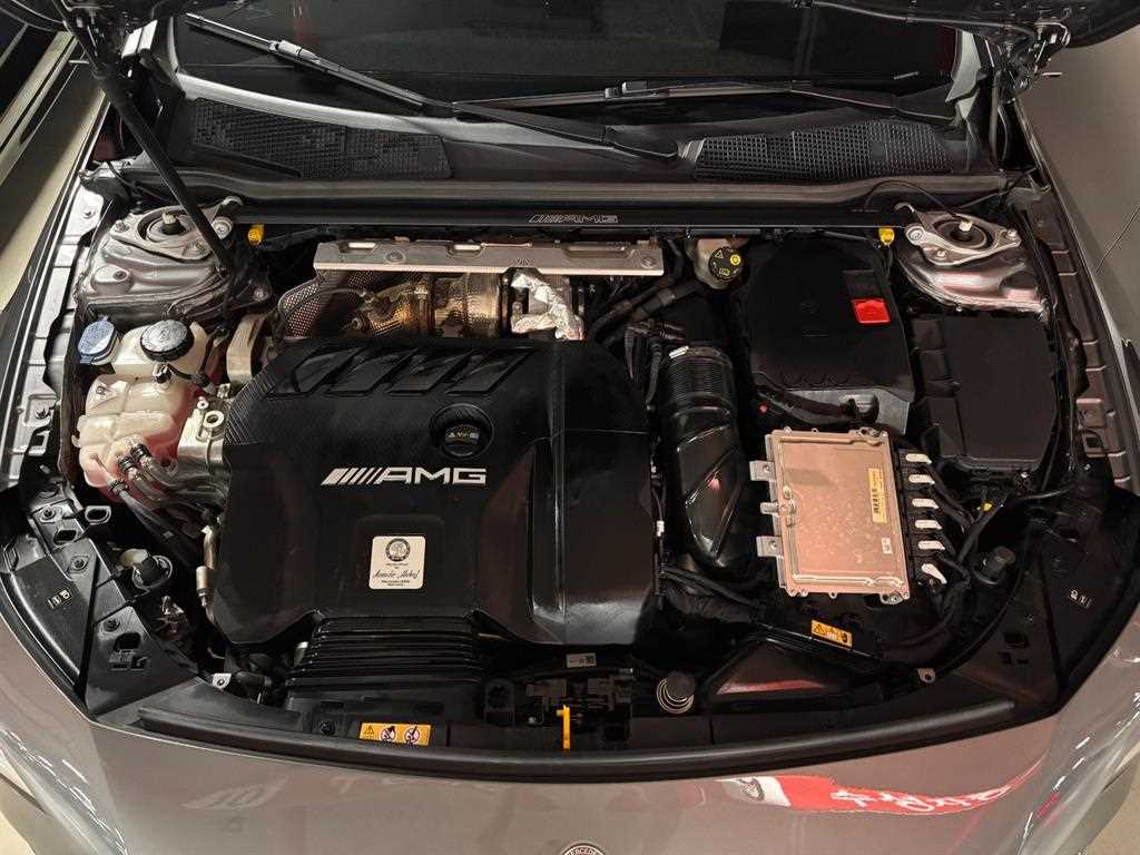벤츠 CLA 클래스 AMG CLA 45 S 4MATIC+ 사진 2/20