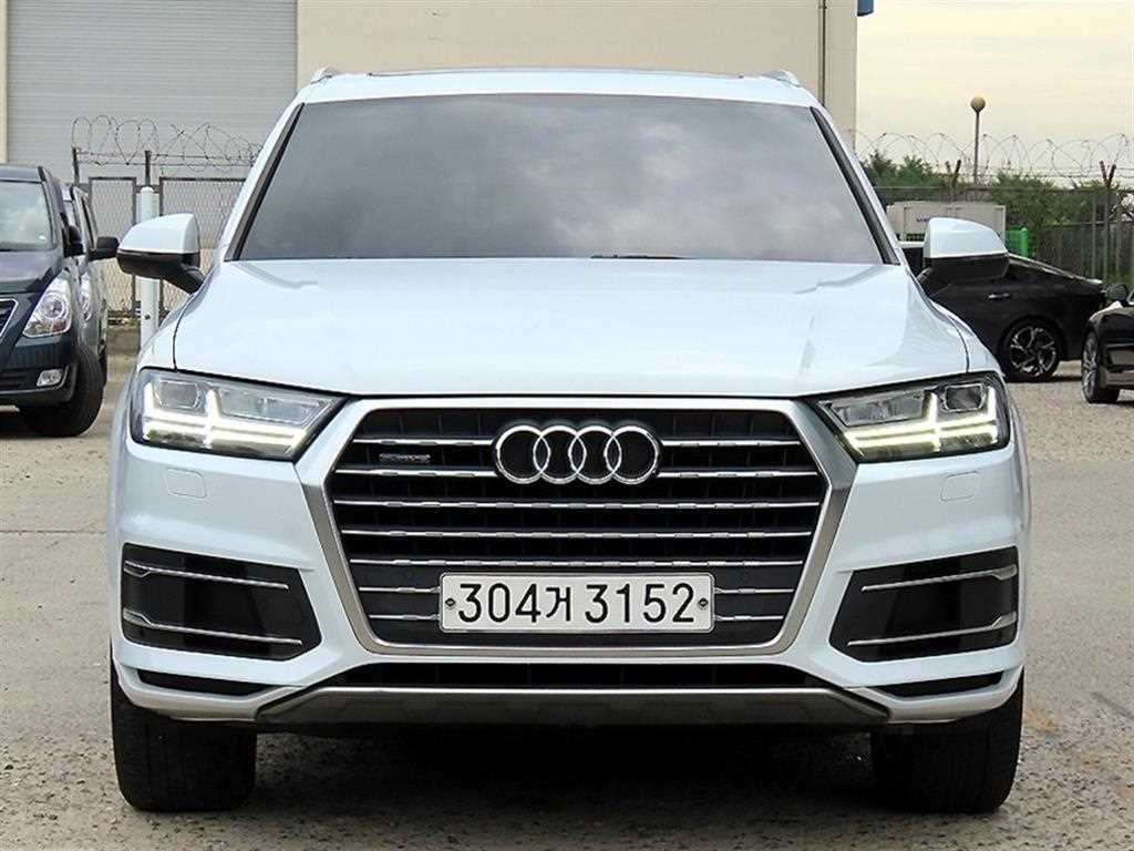 아우디 Q7 45 TFSI 콰트로 사진