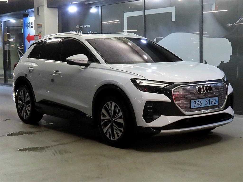 Q4 e-트론 45 2026년식
